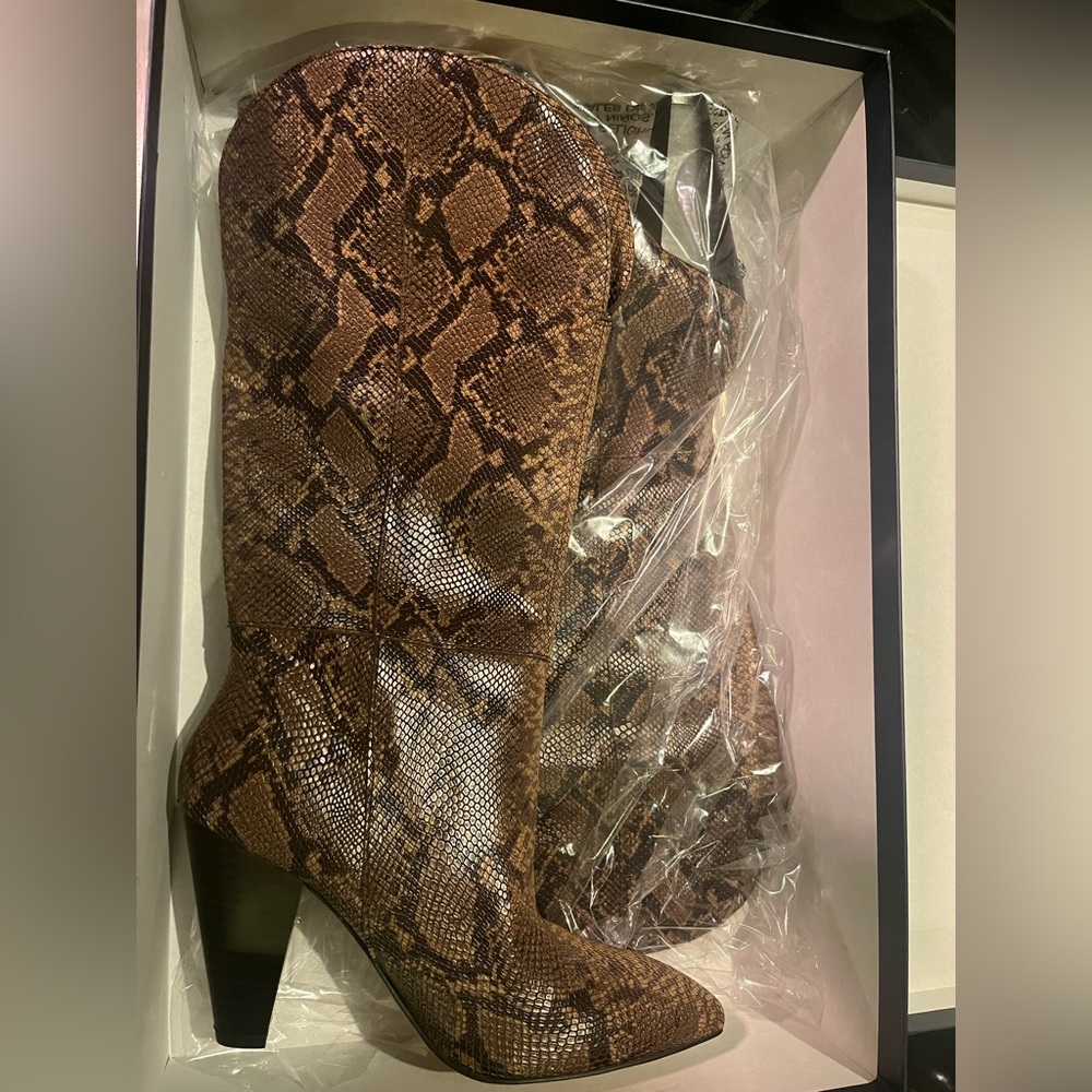 LEATHER Brand new snakeskin calf high boots Size 8